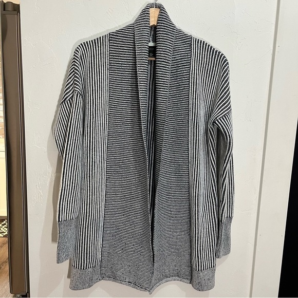 Tahari Blue & White Striped Ribbed Open Long Cardigan Medium - Picture 2 of 10